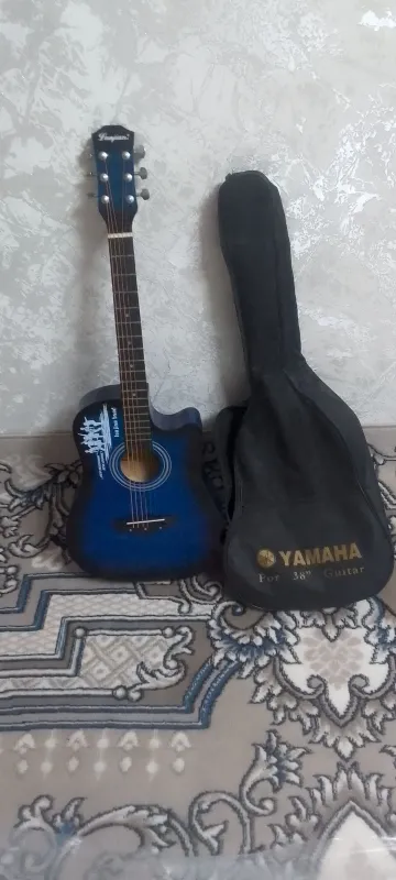 гитара Yamaha, играли один-два раза 2 гитара Yamaha, играли один-два раза 2