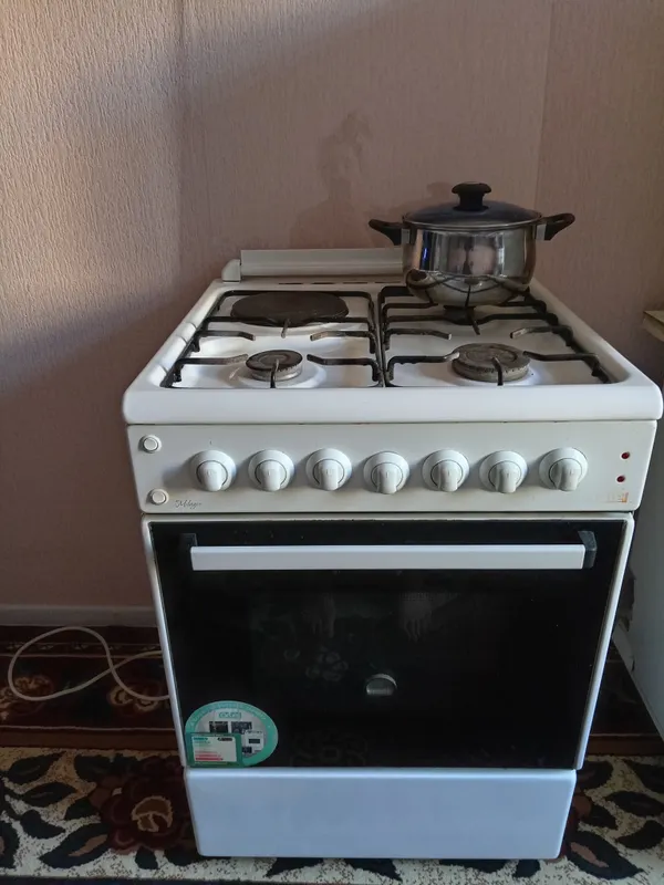 Продам газовую плиту срочно! 1