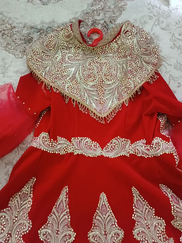 kelinlik kiyimi. kelin salom uchun. 2