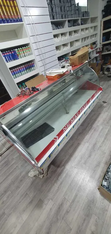 vitrina xaladilnik 2 metr