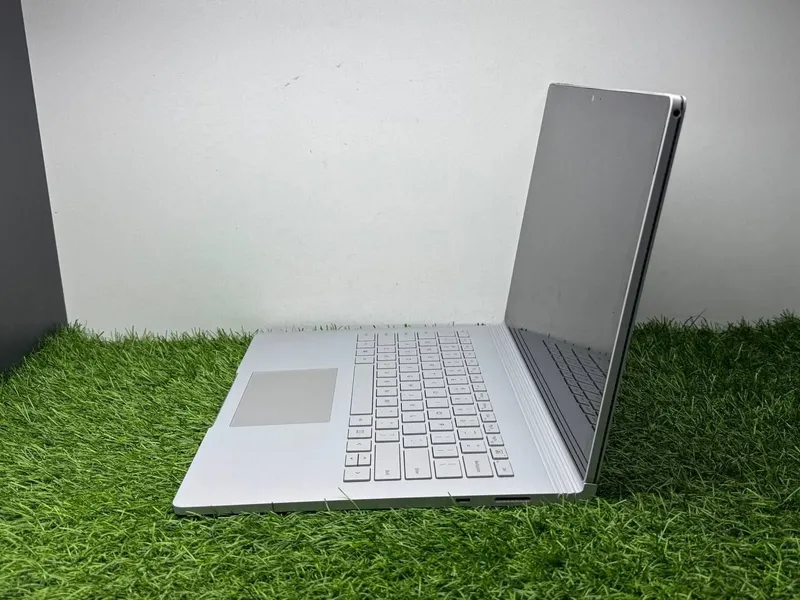Microsoft noutbuk / i5 7300U / 8GB RAM / 256GB SSD — фото 2 Microsoft noutbuk / i5 7300U / 8GB RAM / 256GB SSD — фото 2