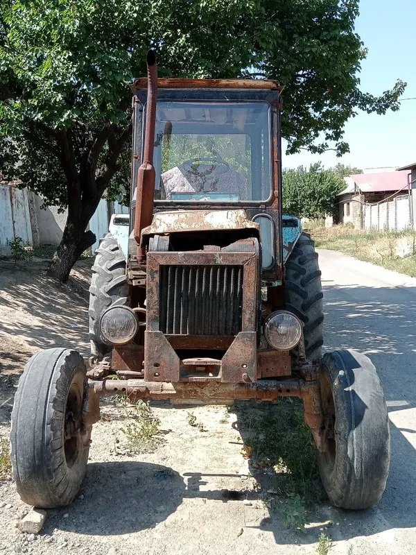 Traktor TTZ Belarus mator 1 Traktor TTZ Belarus mator 1