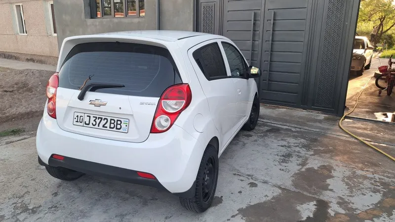 Spark 2020 yil rangi oq 5 Spark 2020 yil rangi oq 5
