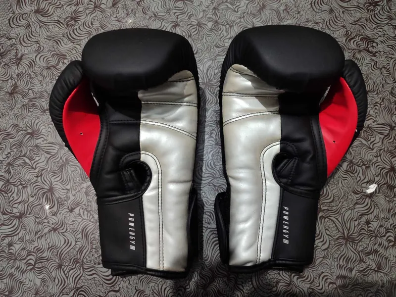 Боксерские перчатки UFC PowerGym — фото 1