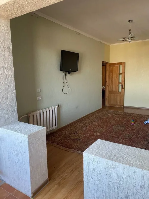 Продаются квартира в нижнем 49 кв метров в 4 этажном доме — фото 3