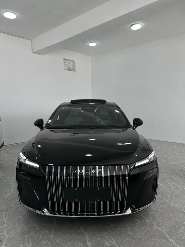 Roewe m7 gibrit 2.050 km