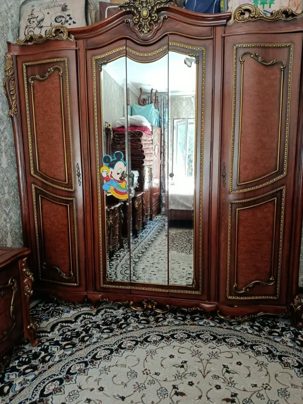 Спальные гарнитуры продам 3