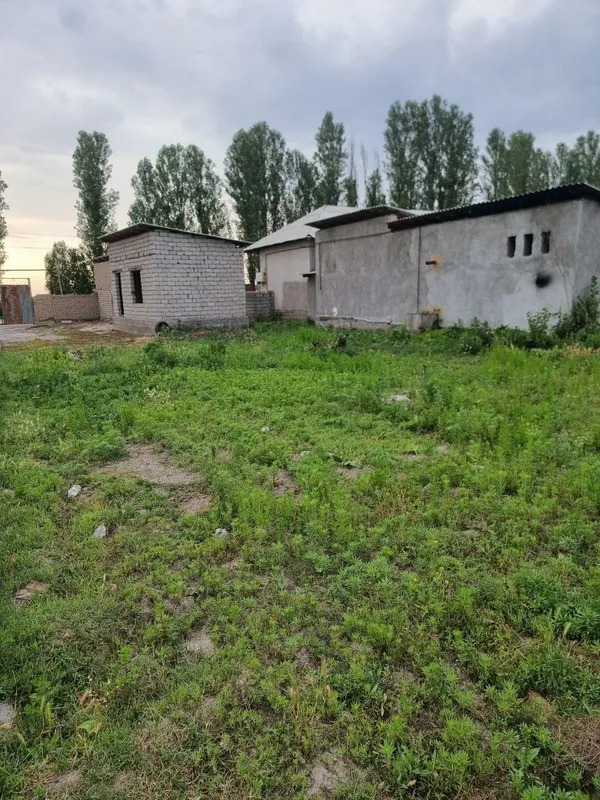 Yer sotiladi uchastka