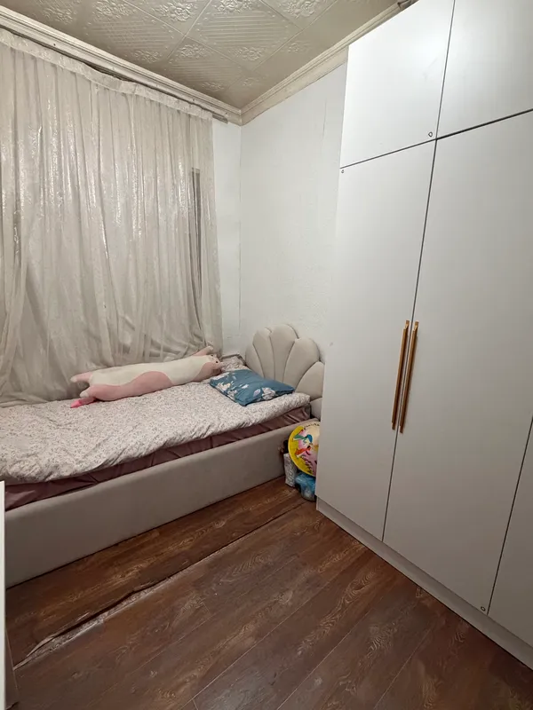 Продаю квартиру 2/3 переделанную в 3-х 5
