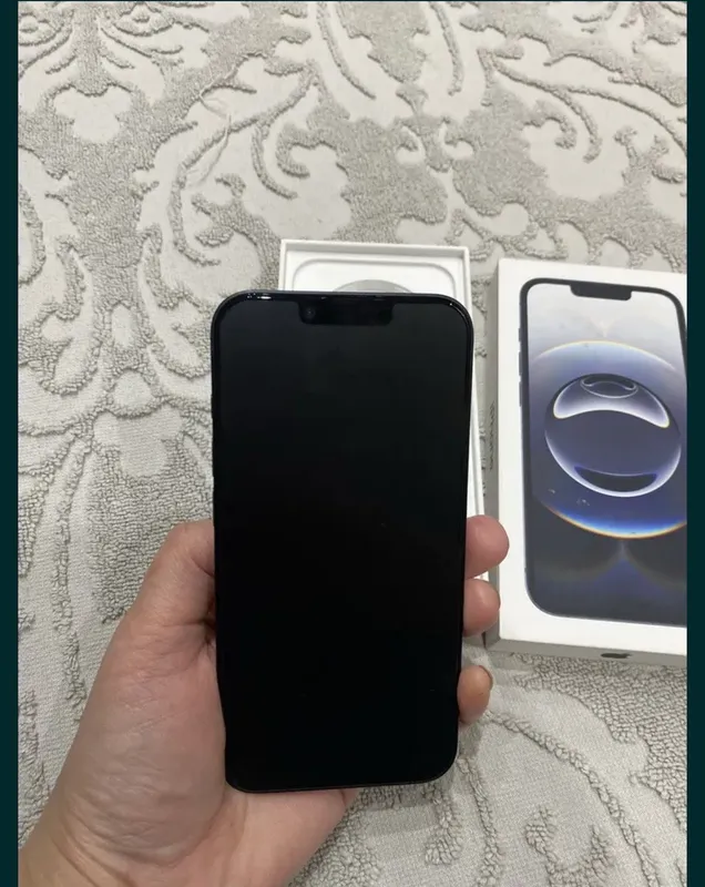 iPhone 16e
