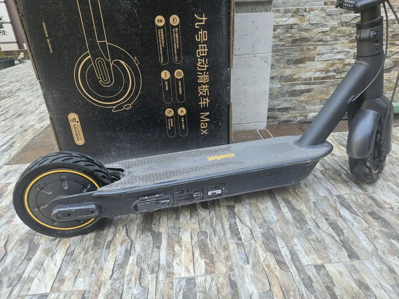 электросамокат Ninebot KickScooter Max G30 черного цвета. — фото 6