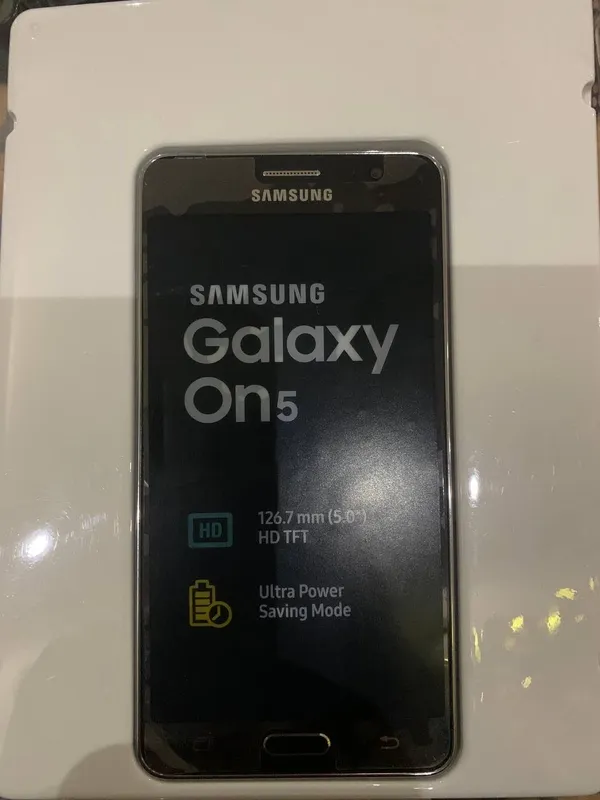 Yangi Samsung telefon sotiladi 3