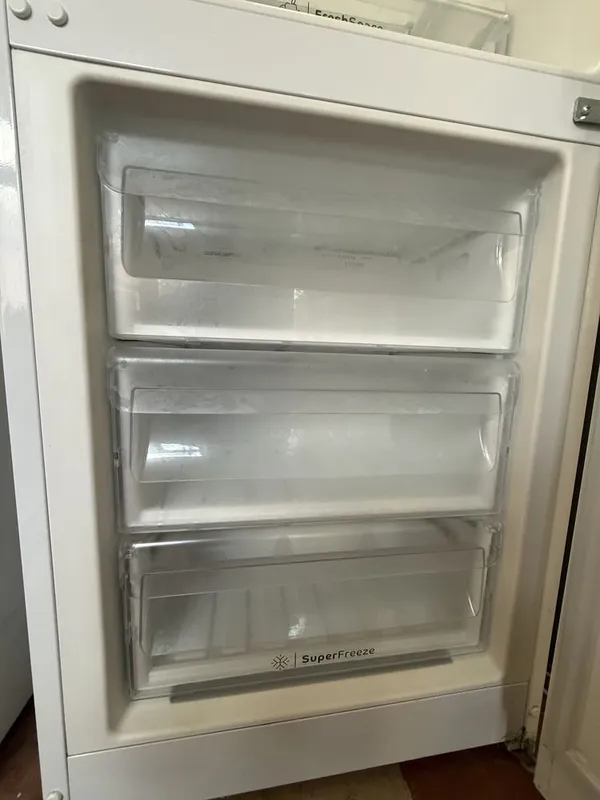 Продается холодильник Indesit No Frost 330л /185см — фото 3