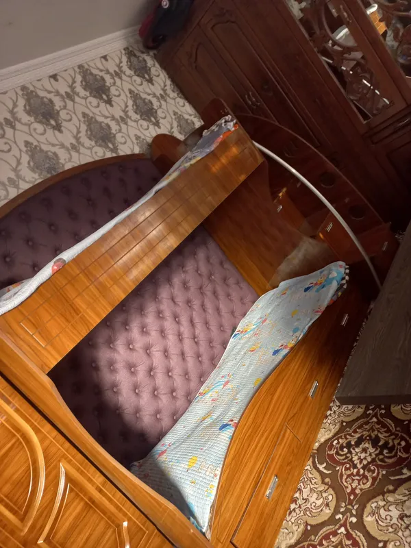 Продаётся двухъярусная кровать со спальным шкафом 3 Продаётся двухъярусная кровать со спальным шкафом 3