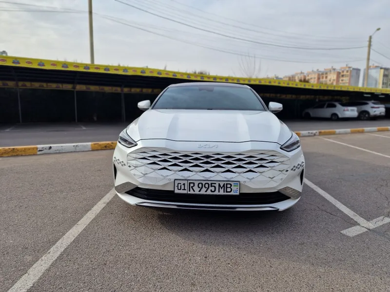 Kia k8 premium sedan 3.5 l sotiladi 7 Kia k8 premium sedan 3.5 l sotiladi 7