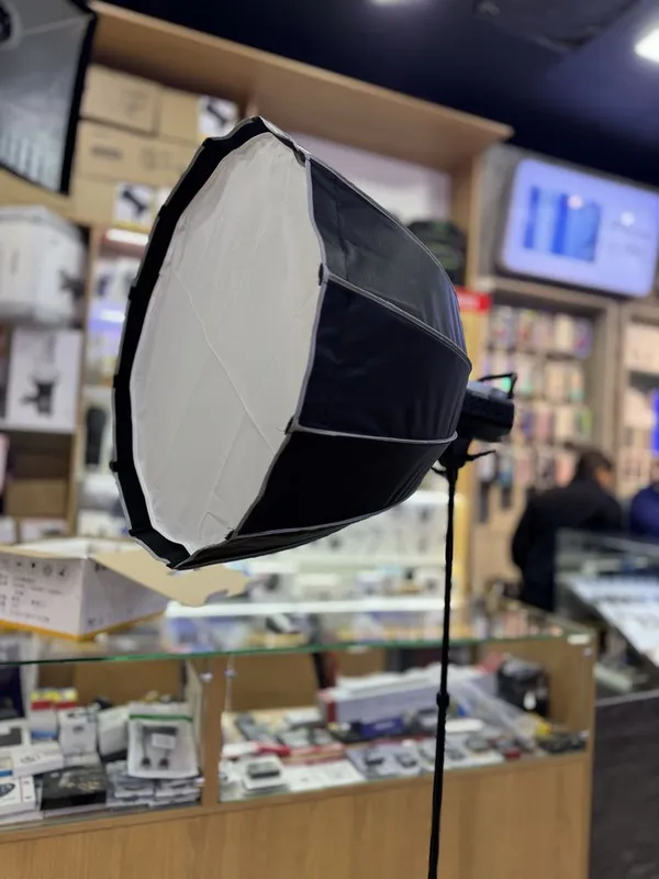 Softbox 200 w bi-color +shtativ
