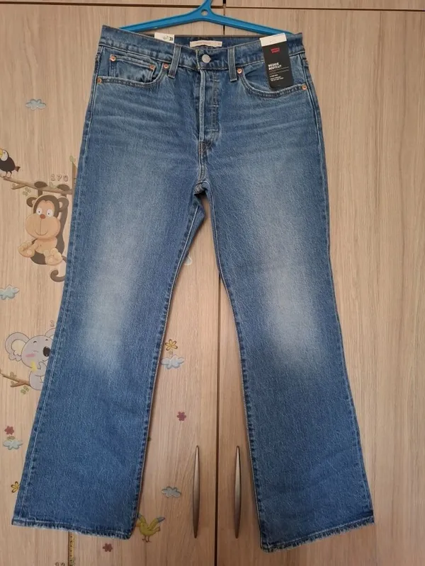 Женские джинсы фирма Levis 1 Женские джинсы фирма Levis 1
