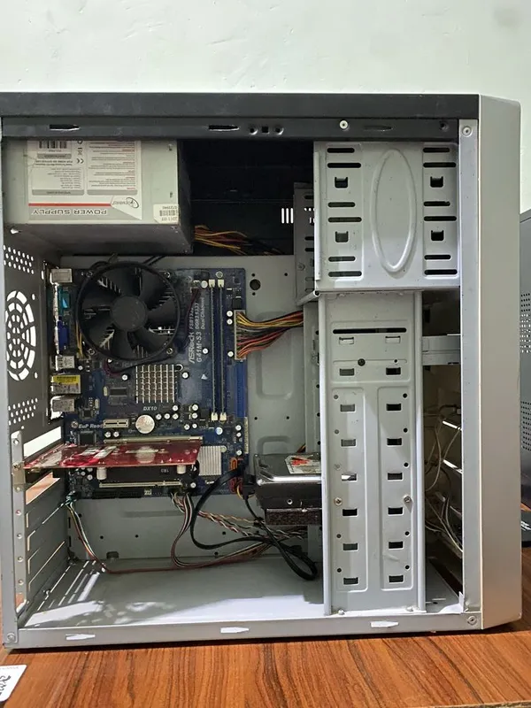 Core i3 | 9800GT | кейси сотилади 5