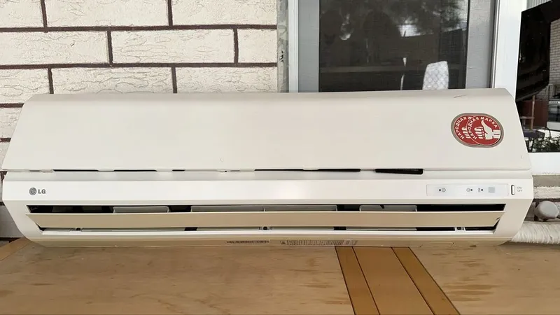Кондиционер LG.