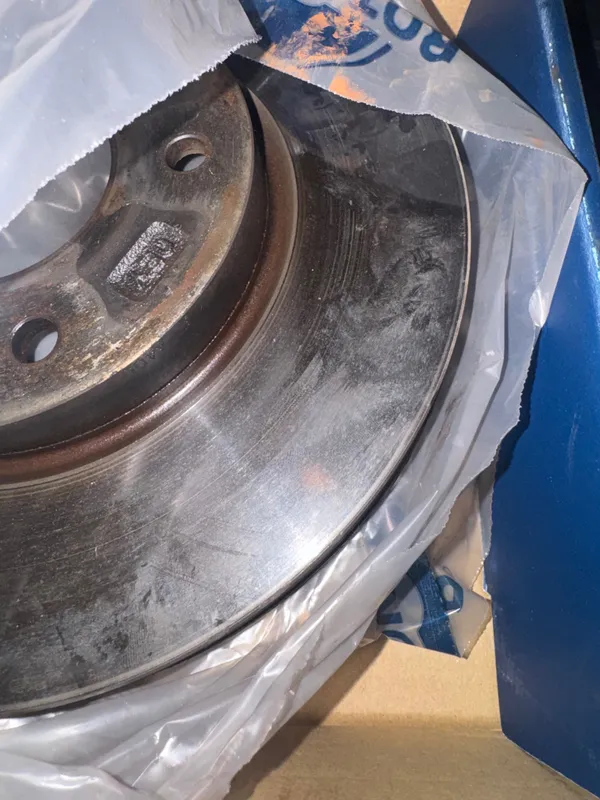 Elantra CN7 uchun original old tormoz disklari 2 Elantra CN7 uchun original old tormoz disklari 2