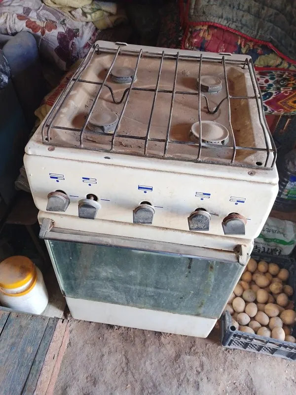Gaz plita sotiladi Gaz plita sotiladi