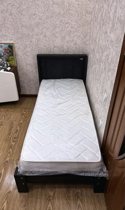 Bir kishilik krovat Aiko, ortopedik matras bilan 7