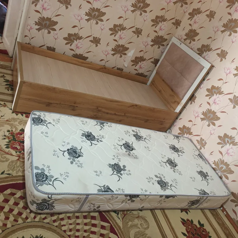Продаётся кровать, состояние хорошее 2