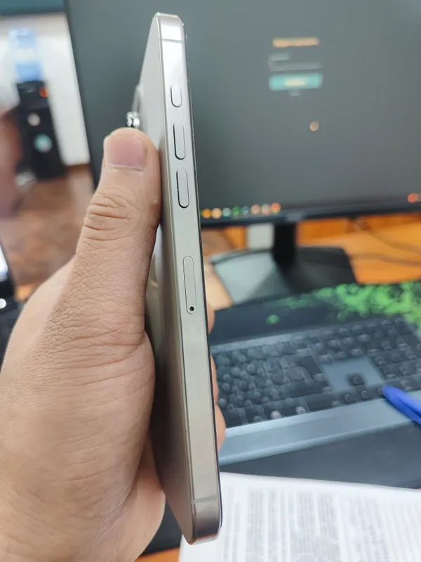 iphone 16 pro max 256gb natural titanium 7