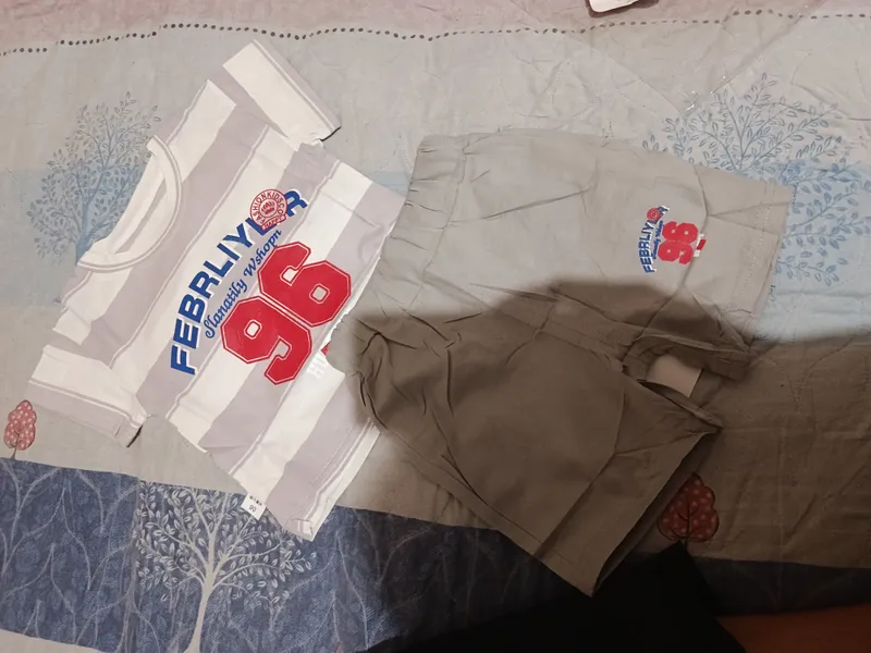 bolalar kiyimlari toʻplami Xitoy fabrichiy. 6 bolalar kiyimlari toʻplami Xitoy fabrichiy. 6
