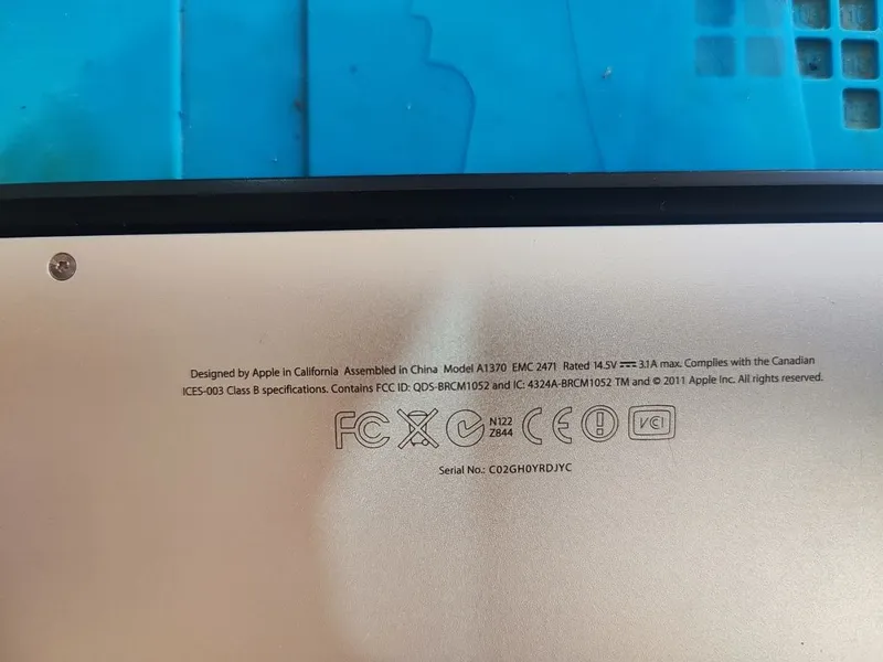 Mac book sotiladi aybi zaryadkasi yuq narxi 800000 sum — фото 2