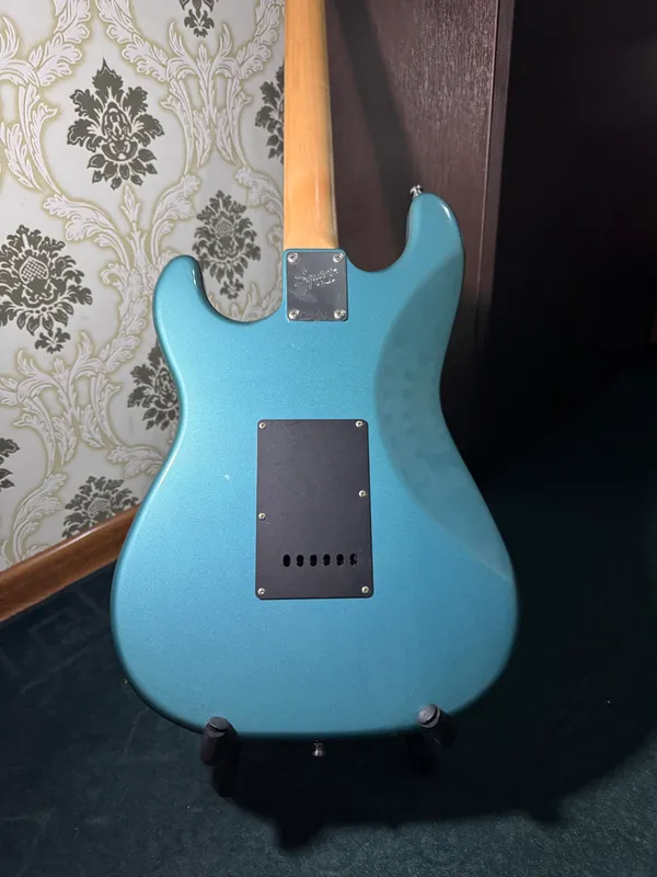 AQShda ishlab chiqarilgan Squier Stratocaster Affinity series 6 AQShda ishlab chiqarilgan Squier Stratocaster Affinity series 6
