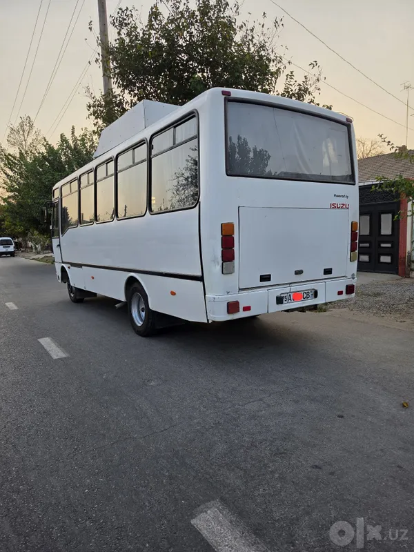 Isuzu Aftobus Sotiladi. 3 Isuzu Aftobus Sotiladi. 3