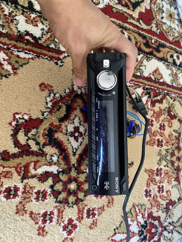 Magnitofon sotiladi SONY 3 Magnitofon sotiladi SONY 3