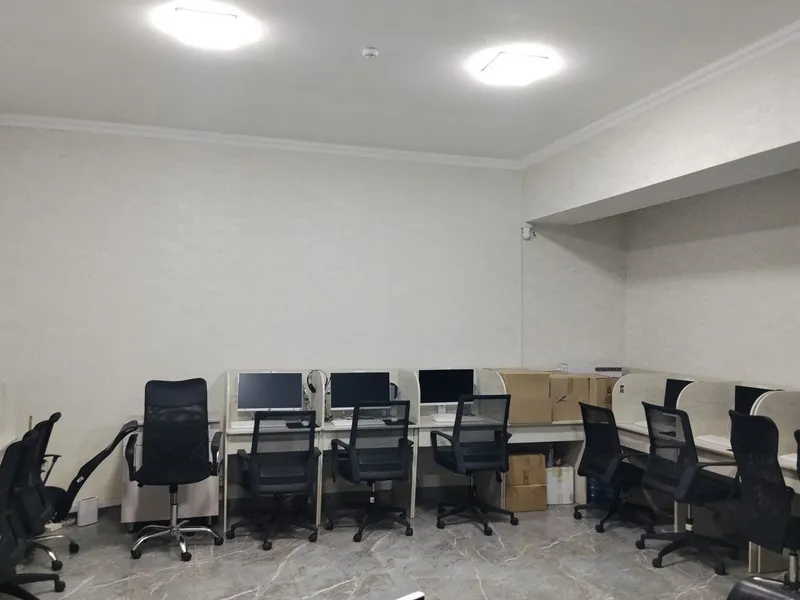 Call Center учун 17 та компьютер тўлиқ жиҳозлари билан 3