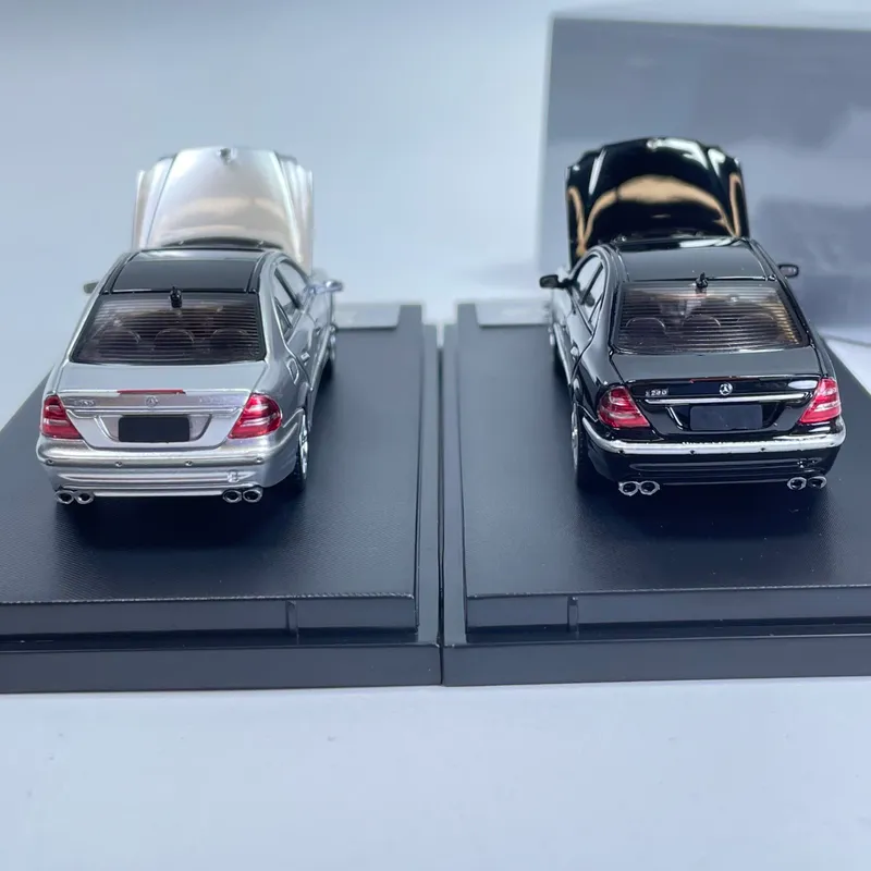 Mercedes Benz AMG E280 W211 o‘yinchoq mashina 1:64 / Avto 3
