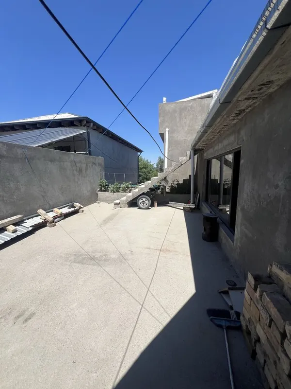 Uy 2 sutu 6 hona 3 ta terassisi bor — фото 2
