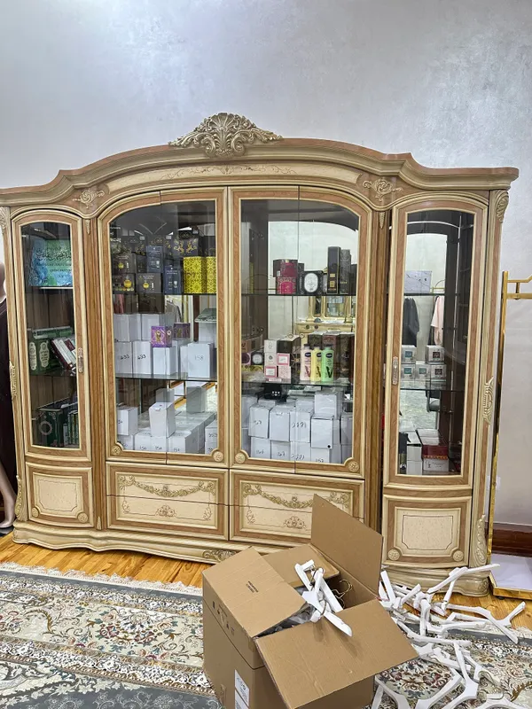Zal uchun mebel sotiladi 3