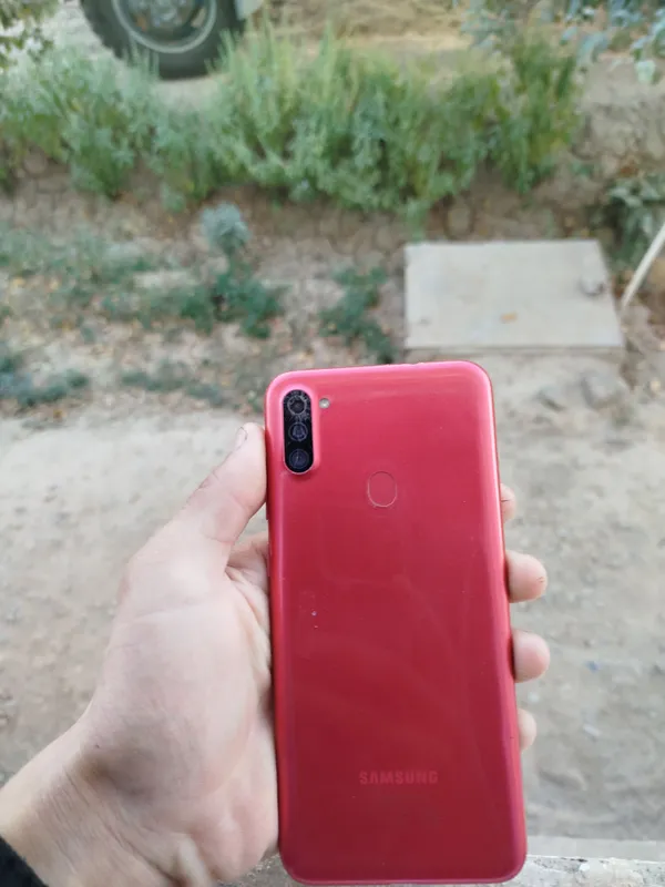 Samsung galaxy A11 sotuvda narhi 200 000