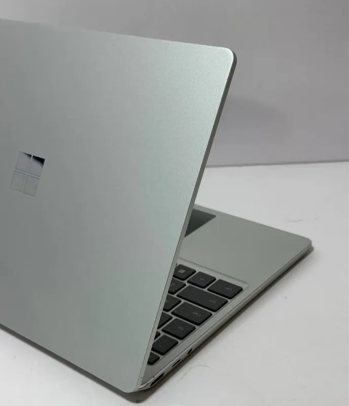 Microsoft Surface 7 Microsoft Surface 7