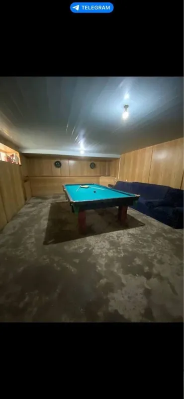 Billiard stoli (hamma narsasi ichida) Billiard stoli (hamma narsasi ichida)