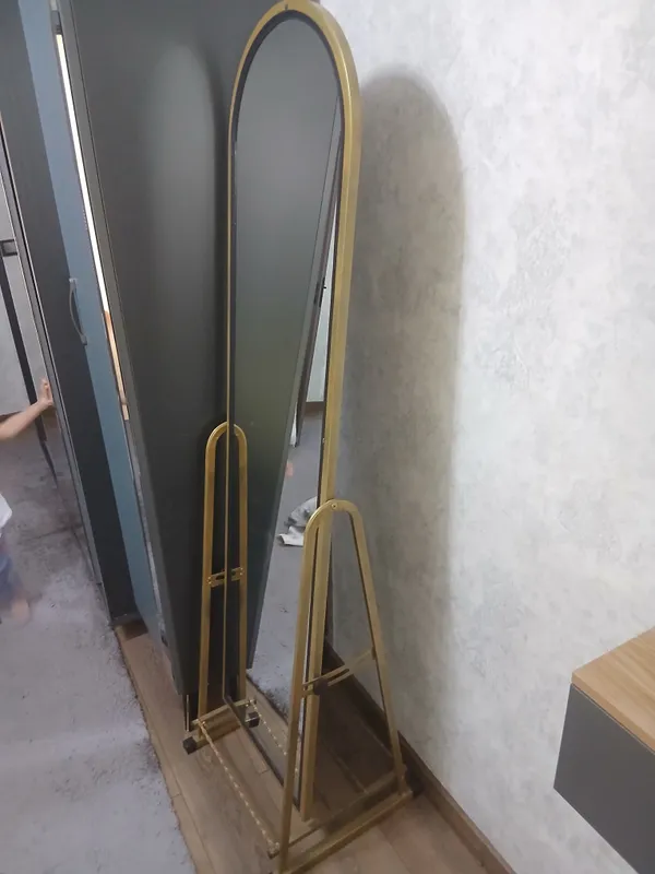 sotiladi oynek garderop 1 sotiladi oynek garderop 1