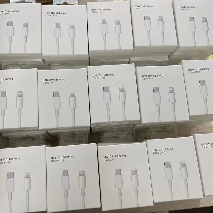 Кабель Apple USB-C — Lightning для iPhone, 1 м 3 Кабель Apple USB-C — Lightning для iPhone, 1 м 3