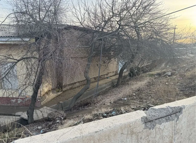 Ko’ksaroyda Masjiddi to’grisida Toshmi po’stidan kirganda 2 Ko’ksaroyda Masjiddi to’grisida Toshmi po’stidan kirganda 2