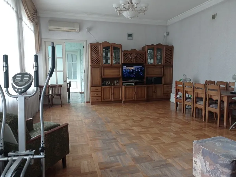 Азербайджанский центр 7сот,5 ком,в низу дома билярд,тенис — фото 3
