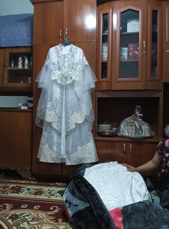 ansambl razmer 48 50ga buladi 2 3 marta kiyilgan
