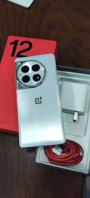 Продам телефон oneplus 12 2