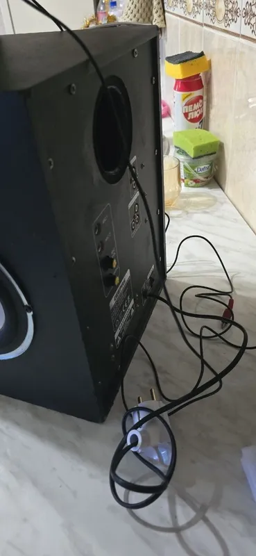 Продаётся Сабвуфер блютуз аукс 6 Продаётся Сабвуфер блютуз аукс 6