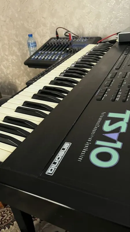 Ensoniq ts 10 3.1 versiya fleshka qoʻyilgan 1 Ensoniq ts 10 3.1 versiya fleshka qoʻyilgan 1