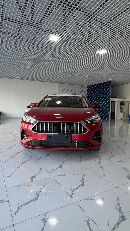 Sotuvda Jac j7 1.5Turbo liftbek (Новый)