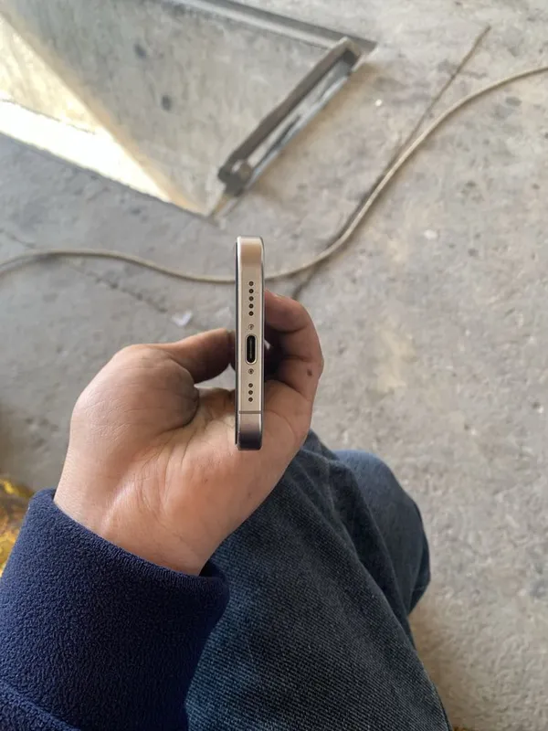 Iphone 15 pro 256 gb 2 sim kartali yomkst 80%telefon idyal holatda — фото 3